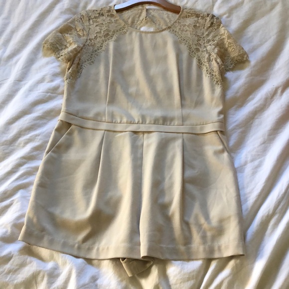 Tan/beige shortsleeve romper - Picture 2 of 5